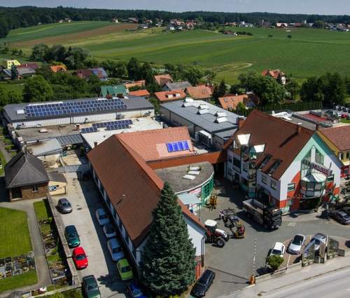 Holzhackmaschinen, Hackschnitzelgebläse, Hochsilofräsen, Fahrsilofräse, Maismuser, Siloverteiler, Mais-Förderschnecken, Kipper-Entladeschnecken, Ganzkornanlagen, Trockenfütterungen, Mus-Mischgeräte, Futterautomaten, Druckmostfässer