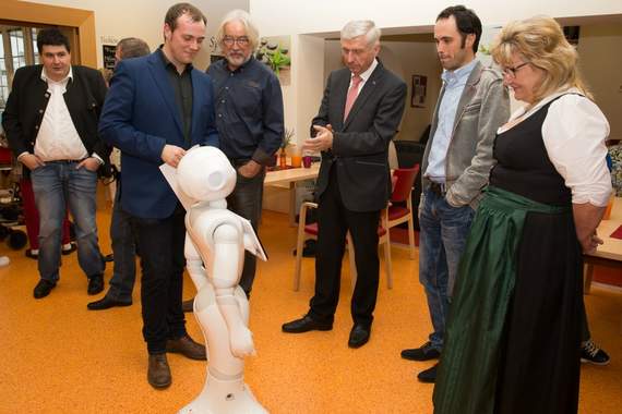  Tag der offenen Tür, Demenz, Pflege, Seniorenheim, Altenpflege, Senioren, Veranstaltungen, Innovation, Pepper, Roboter, Politik, Wirtschaft, Soziales