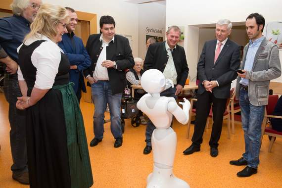  Tag der offenen Tür, Demenz, Pflege, Seniorenheim, Altenpflege, Senioren, Veranstaltungen, Innovation, Pepper, Roboter, Politik, Wirtschaft, Soziales