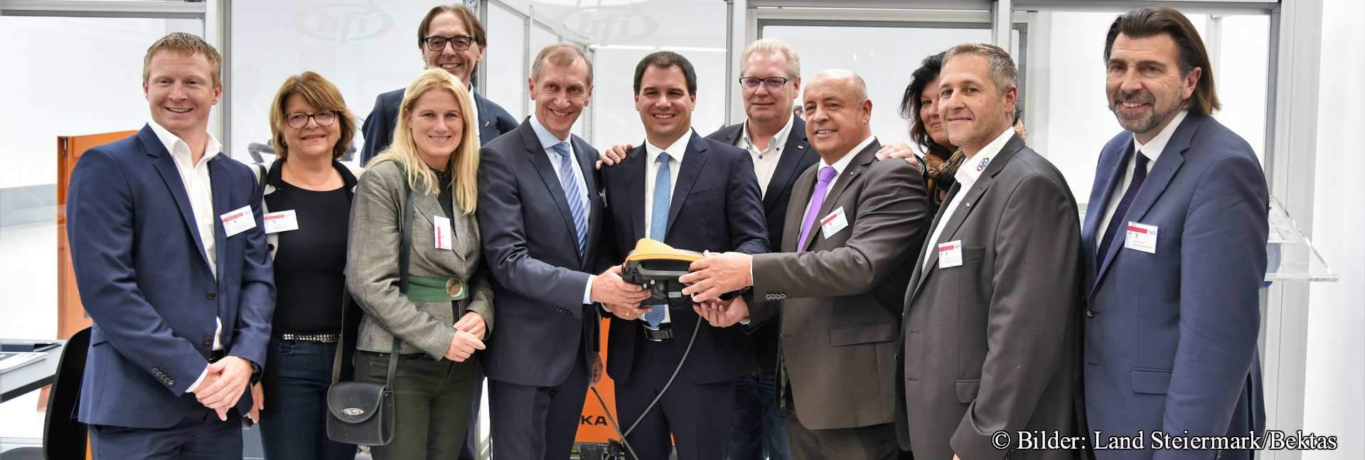 ERÖFFNUNG: bfi-KUKA-Robotik College