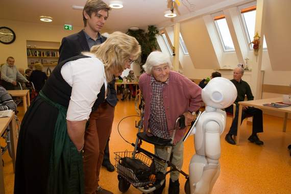  Tag der offenen Tür, Demenz, Pflege, Seniorenheim, Altenpflege, Senioren, Veranstaltungen, Innovation, Pepper, Roboter, Politik, Wirtschaft, Soziales