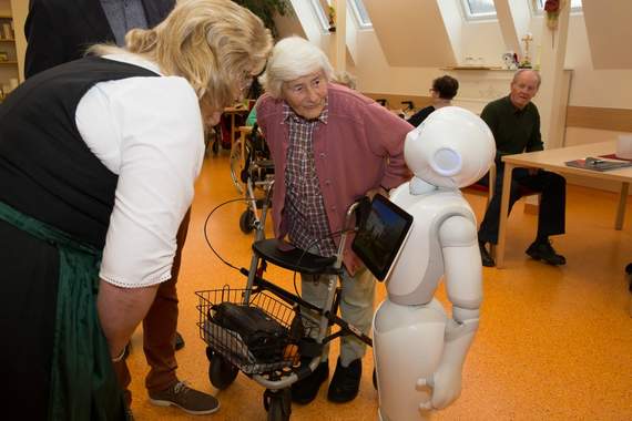  Tag der offenen Tür, Demenz, Pflege, Seniorenheim, Altenpflege, Senioren, Veranstaltungen, Innovation, Pepper, Roboter, Politik, Wirtschaft, Soziales